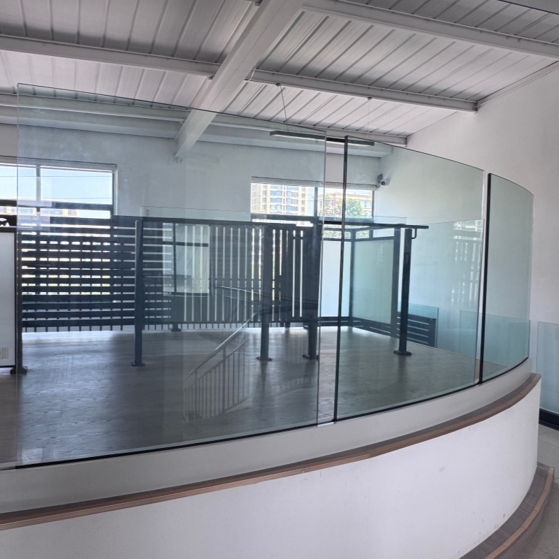 Aluminum glass Railing.jpg